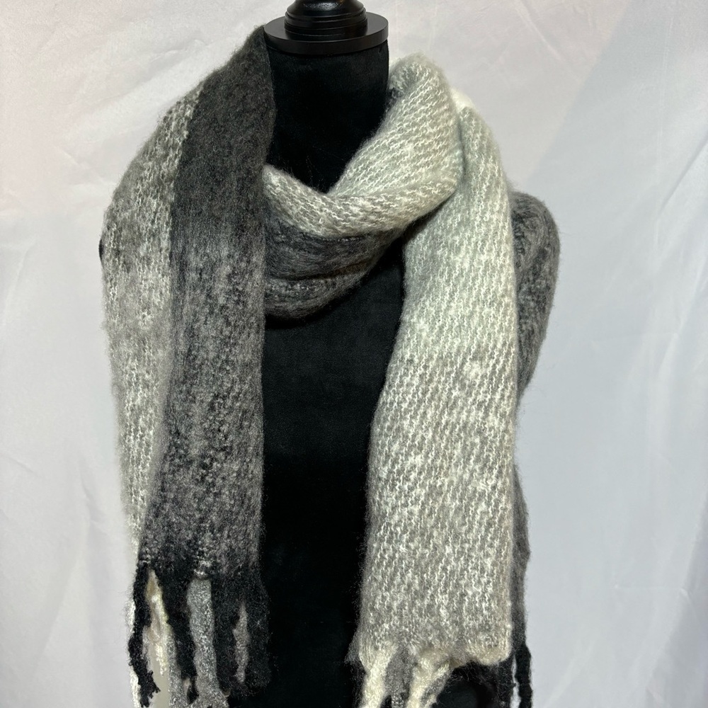 LUCKY BRAND Plaid Heathered Fringe Blanket Scarf Wrap Shawl Bohemian Boho